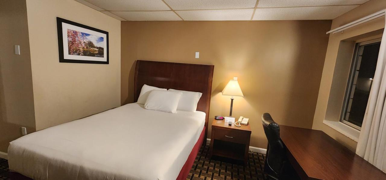 Nashoba Valley Inn & Suites Ayer Екстериор снимка