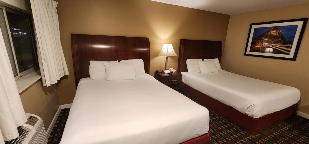 Nashoba Valley Inn & Suites Ayer Екстериор снимка