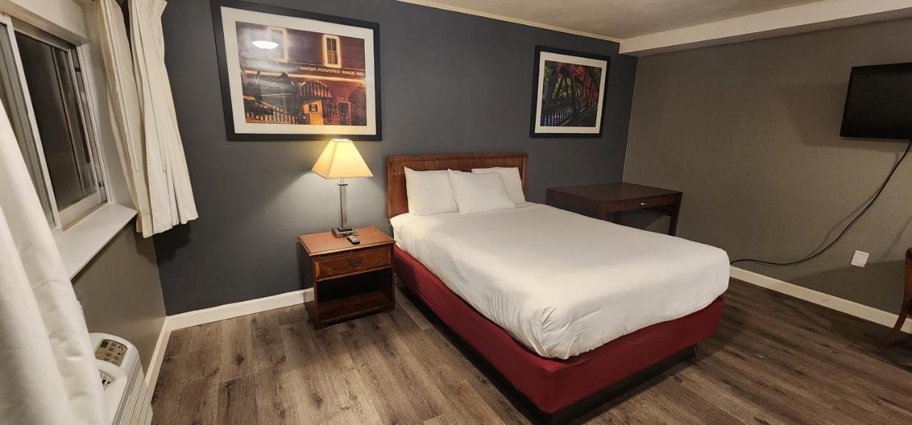 Nashoba Valley Inn & Suites Ayer Екстериор снимка