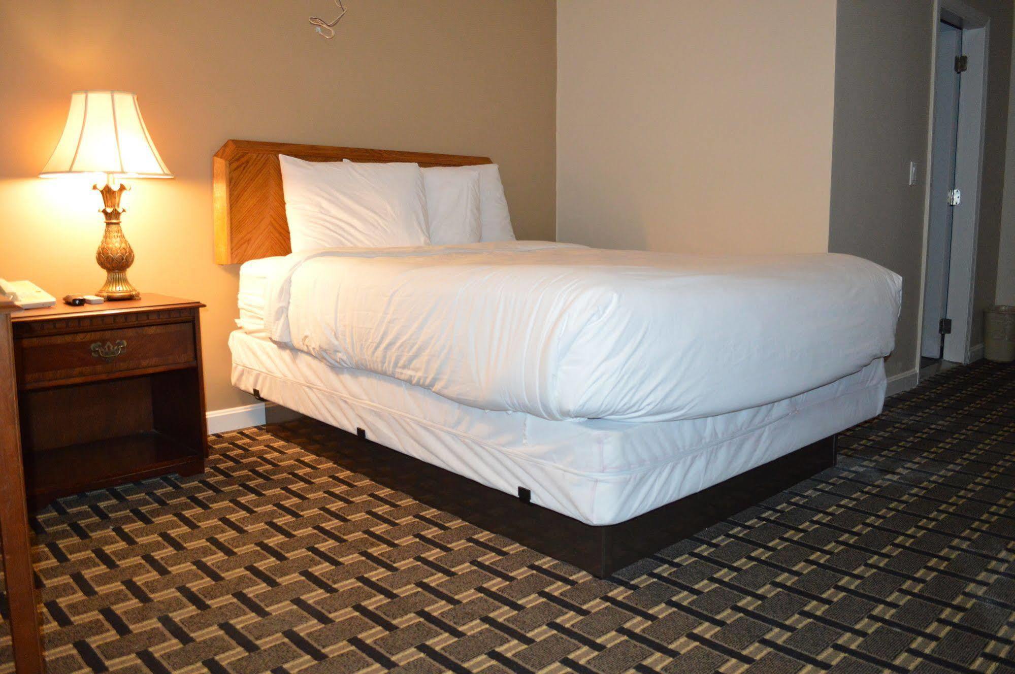 Nashoba Valley Inn & Suites Ayer Екстериор снимка