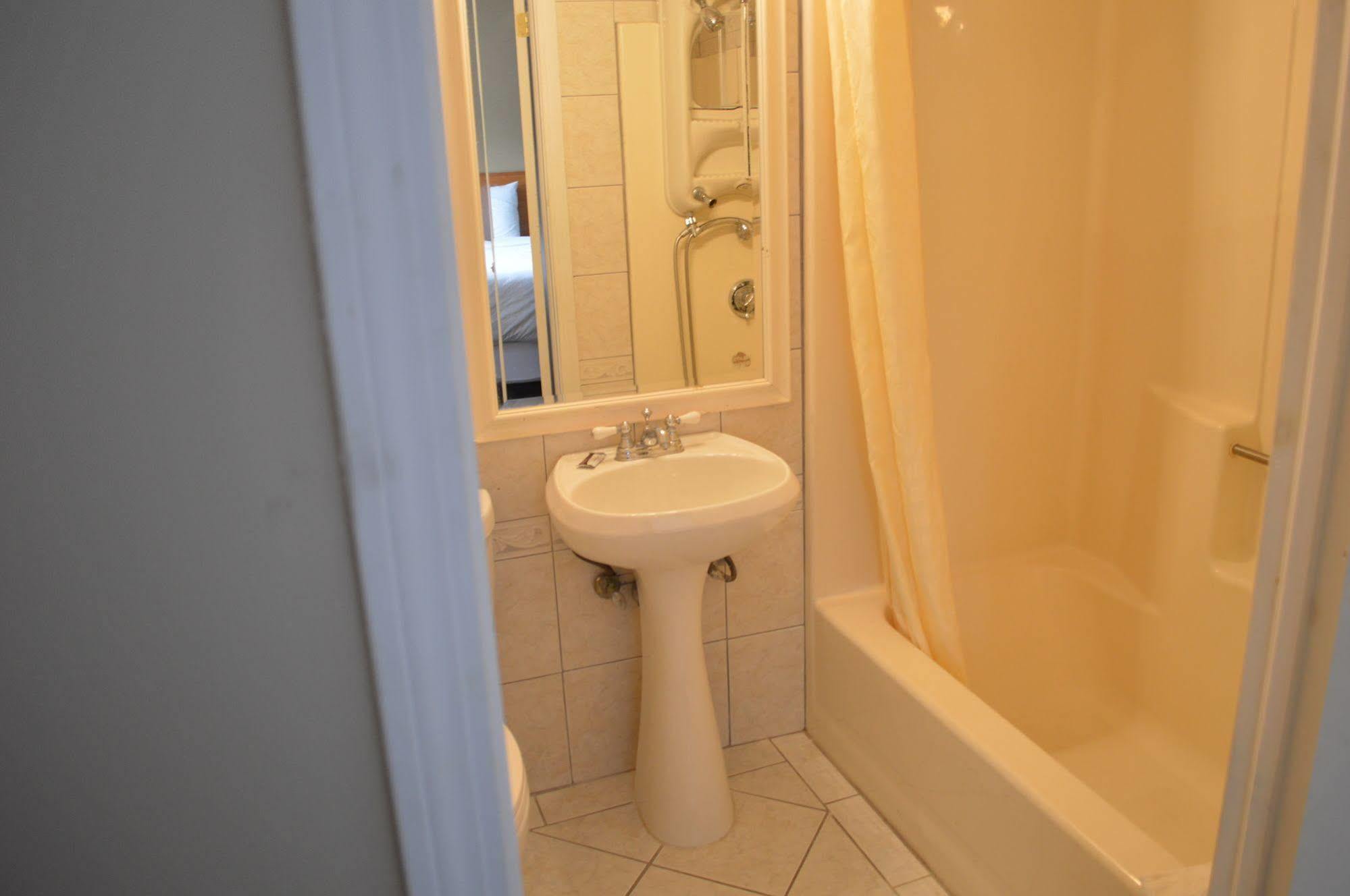 Nashoba Valley Inn & Suites Ayer Екстериор снимка
