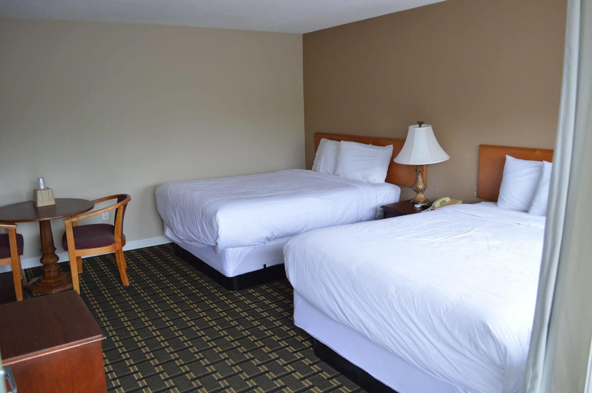 Nashoba Valley Inn & Suites Ayer Екстериор снимка