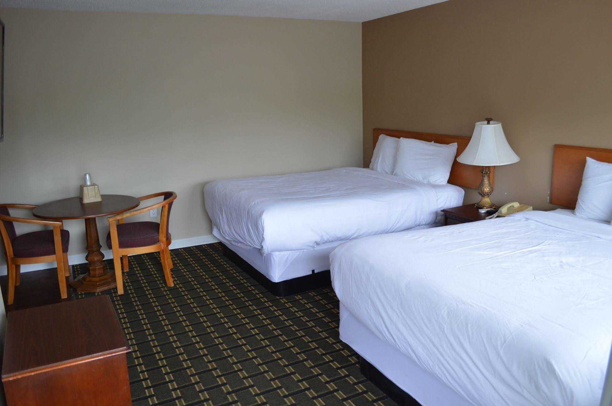 Nashoba Valley Inn & Suites Ayer Екстериор снимка