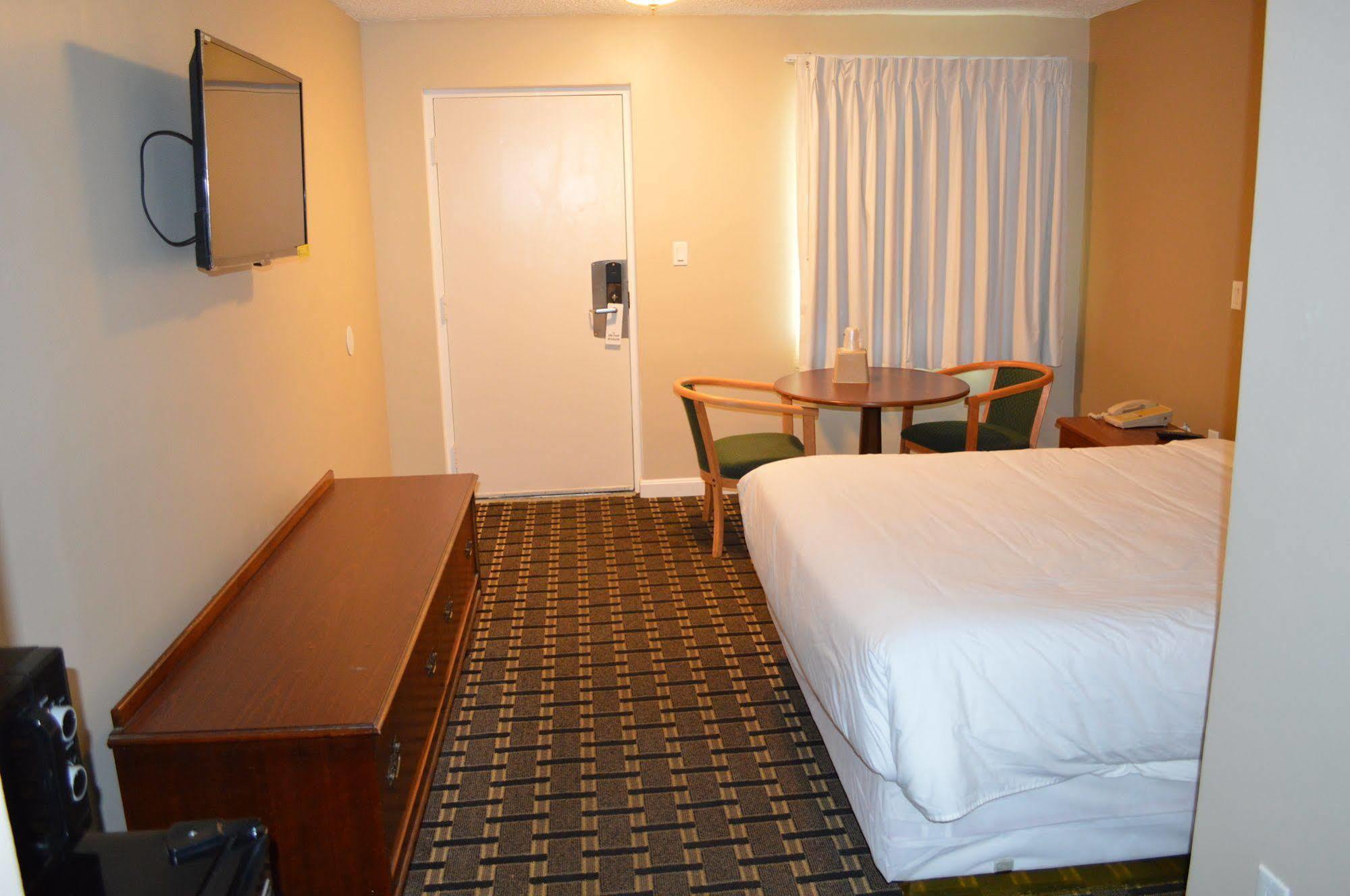 Nashoba Valley Inn & Suites Ayer Екстериор снимка